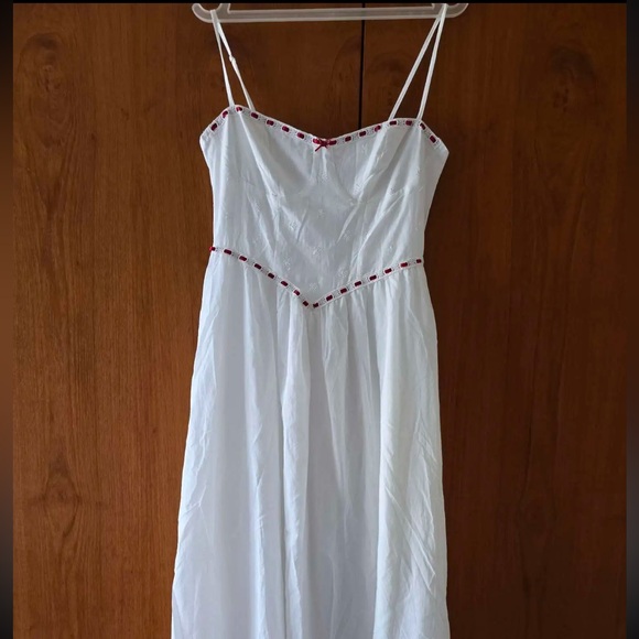 Cider Rose Bowknot Stitch Contrasting White Maxi Dress with Eyelet Pattern - Picture 8 of 8
